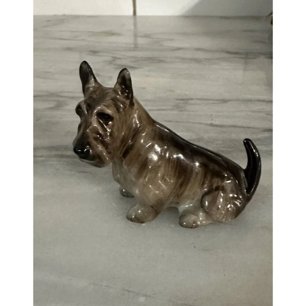 Vintage Adorable Detailed Scottish Terrier Dog Figurine England Royal Doulton